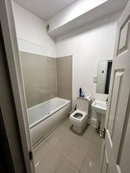 Leicester Spacious Flat With Free Parking Buitenkant foto